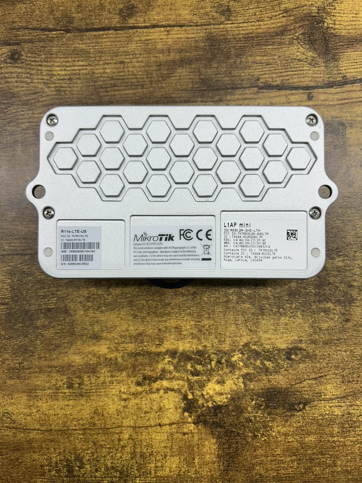 Mikrotik LtAP mini RB912R-2nD-LTm Weatherproof Wireless Access Point - Image 2 of 4