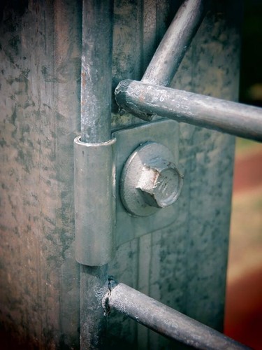 100x Wire Mesh Clip to suit Weldmesh Fencing U Clip barbed fence Strainer farm - Picture 4 of 8