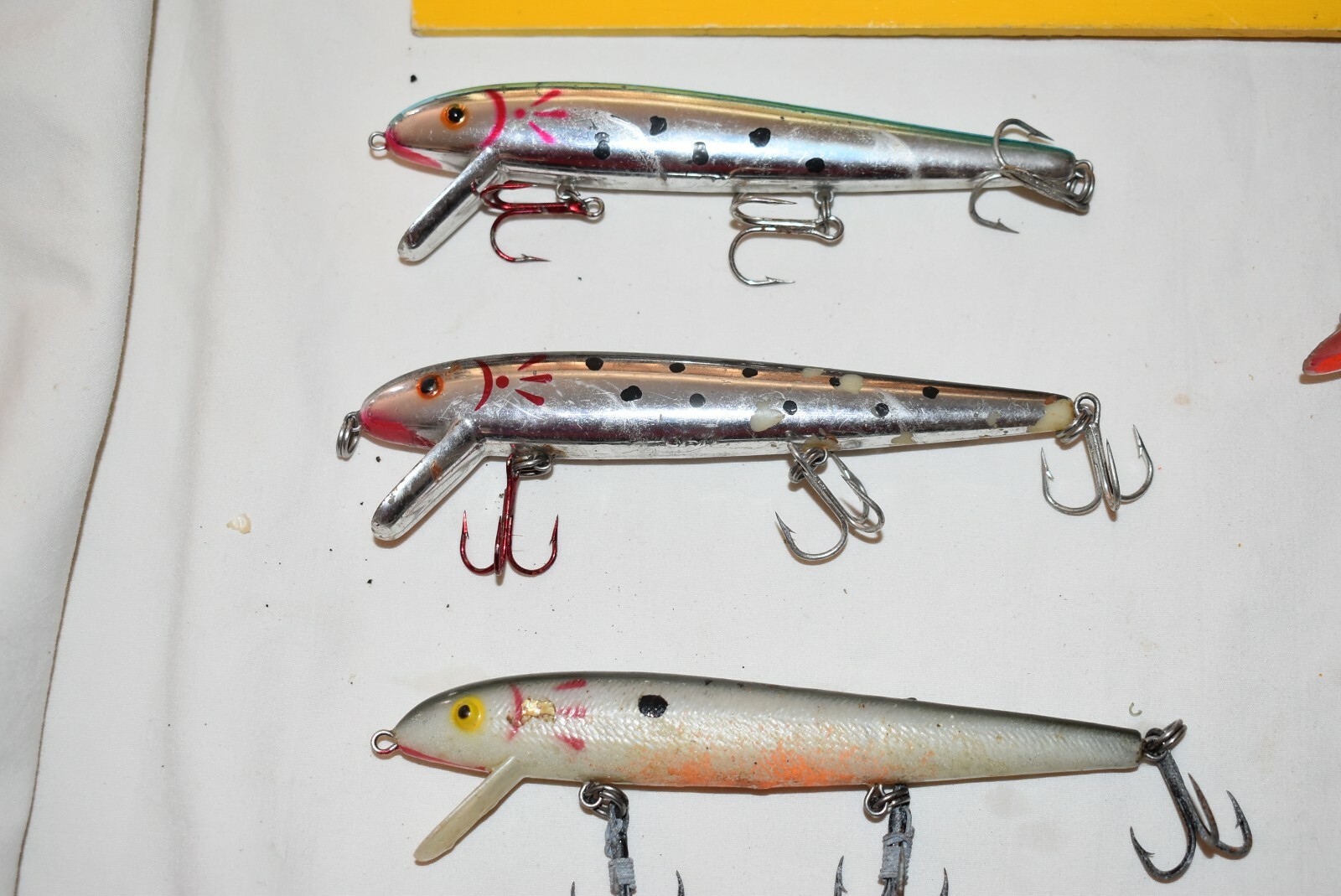 5 Stickbaits 3 CORDELL 5" RED FIN + 2 OTHERS Rogue Jerk Twitch Baits Bass LURES  - Image 5