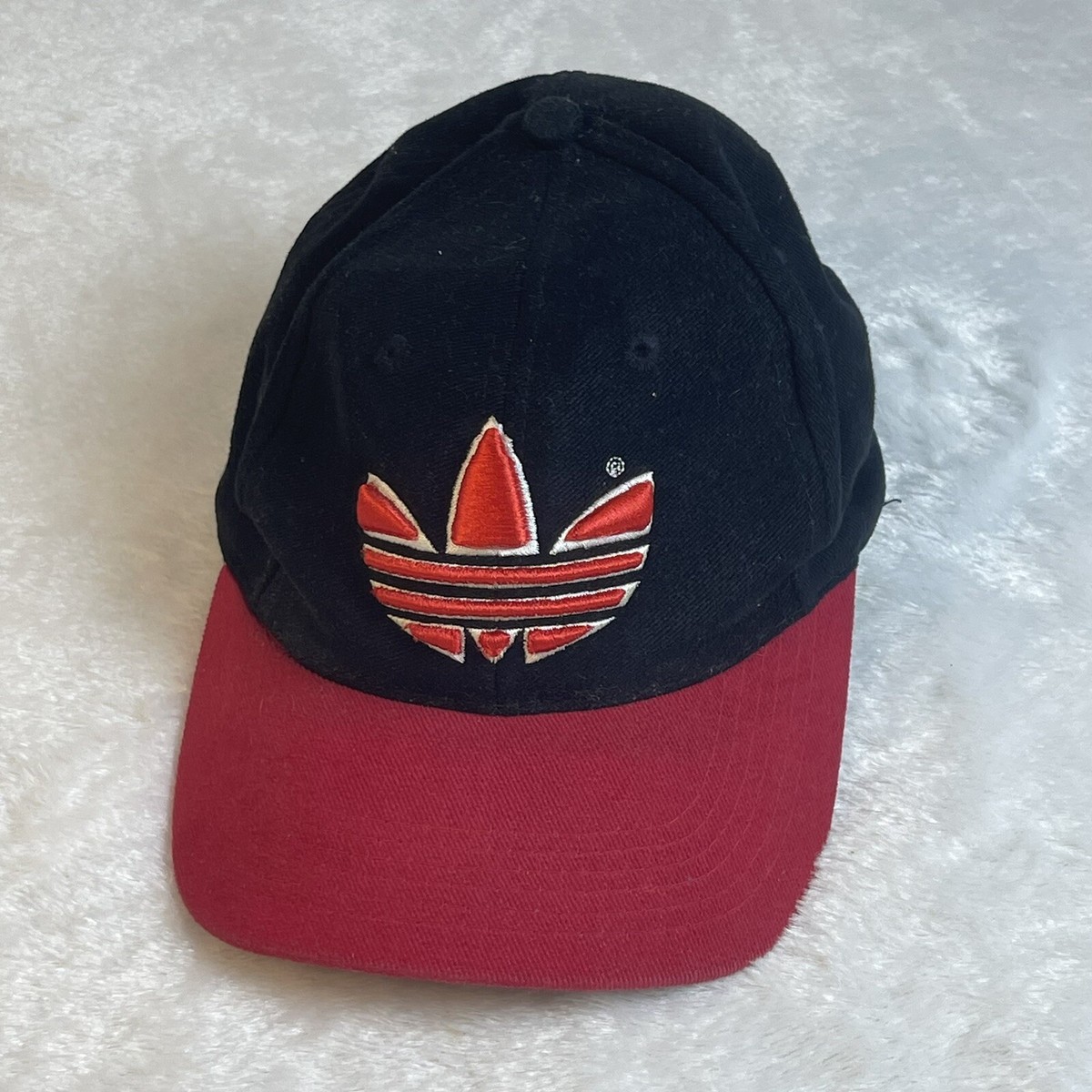 【old adidas】vintage ベースボールキャップ レッド Vintage Adidas Red and Black Snapback Hat Adjustable