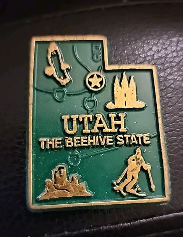 UTAH   "THE BEEHIVE STATE "          OUTLINE MAP MAGNET 