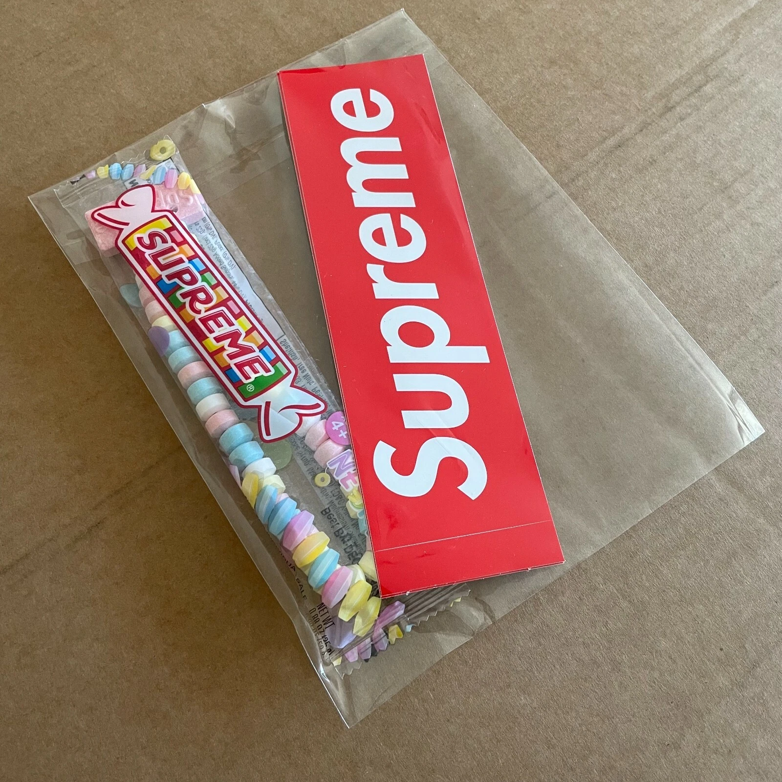 Collier Supreme Smarties avec 2x Boîte Logo Autocollants / Bonbons Bonbons Pas Bracelet 