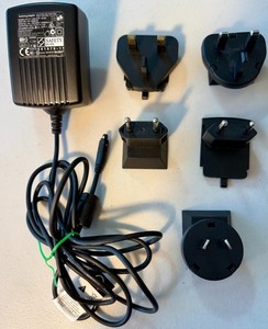 SafetyMark DSC-51F 52100 AC Switchg Adaptr 5.2V Power Supply w/6 Country's Plugs