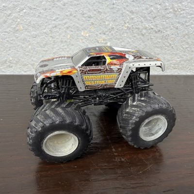 1/64 Hot Wheels Monster Jam ''MAXIMUM  DESTRUCTION 10 TIME CHAMP''  w/Chrome Rims