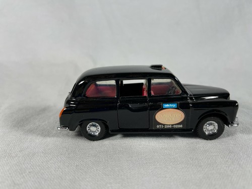 Collectible Die-Cast Corgi London Taxi - Picture 4 of 9