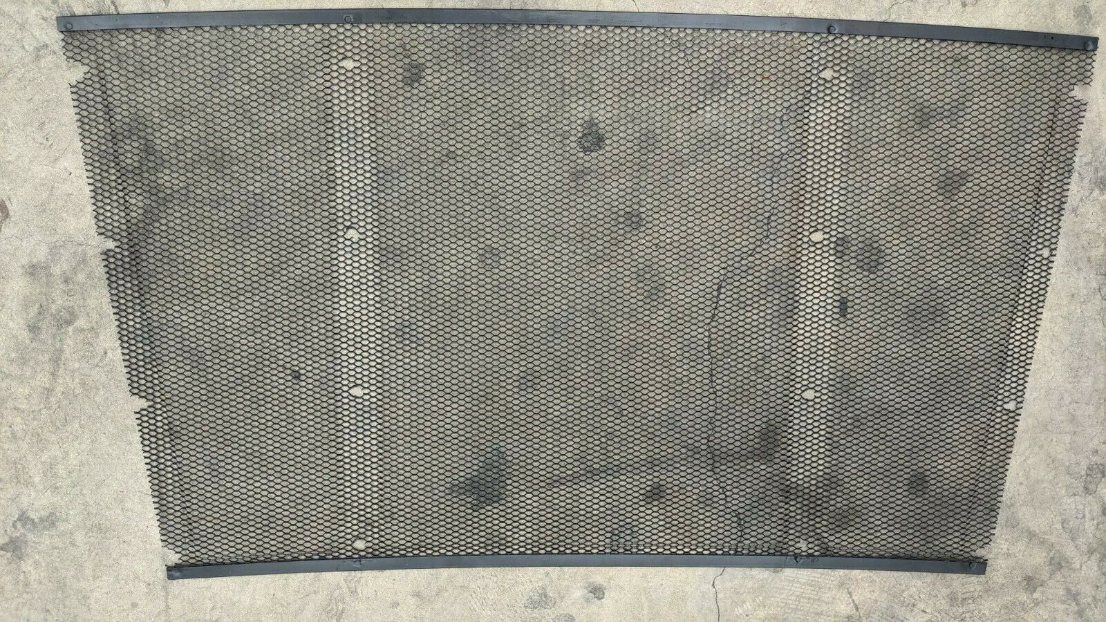 FERRARI 348 TS PARTS  ENGINE LID COVER GRID SCREEN 62237100