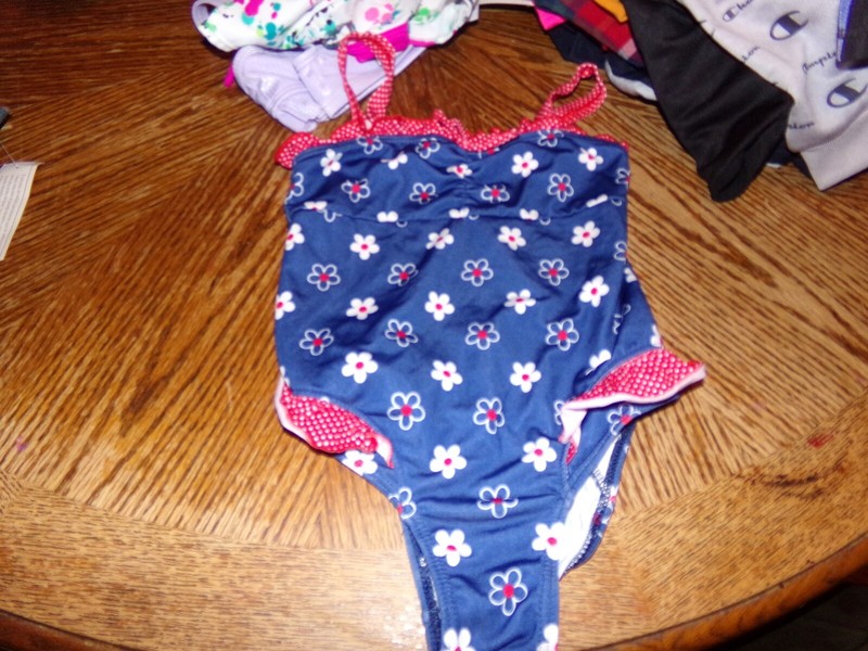 +*GIRLS  SWIMSUIT 4/5 3034U-