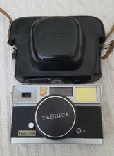 Yashica Flash-O-Set 35mm Camera w/ Leather Case - Early 1960's Vintage