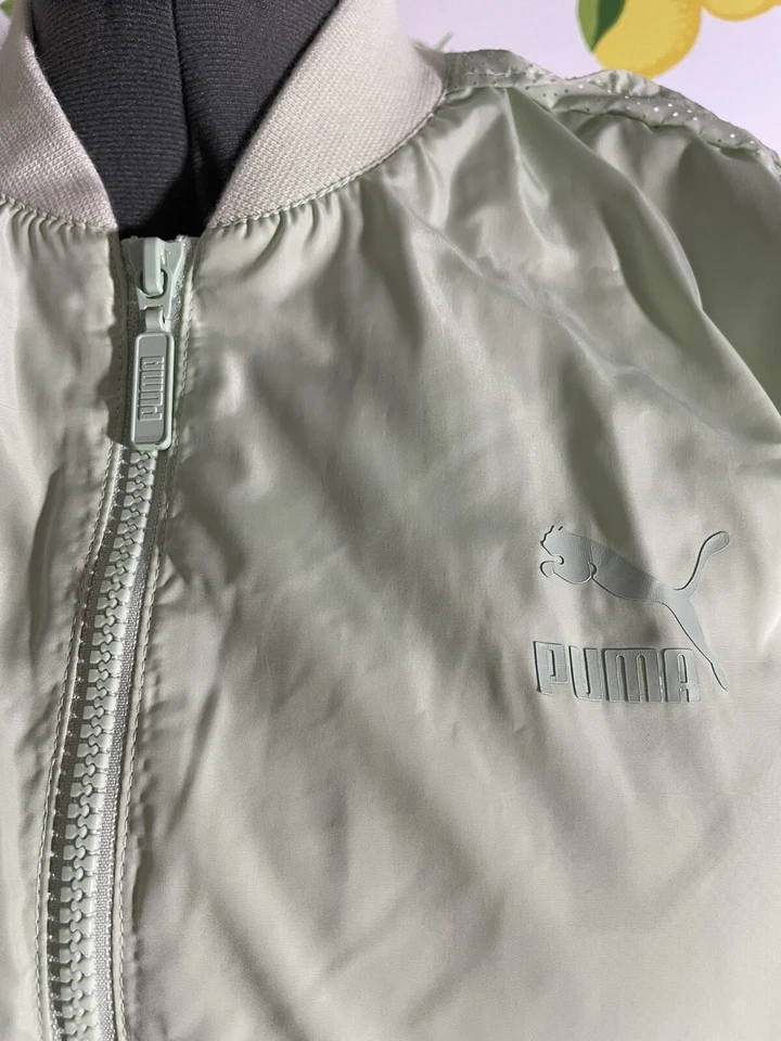 彪马极致褶边喷雾薄荷绿色衬里轰炸机夹克女式中号二手状况完好 — 第 3/4 张图片