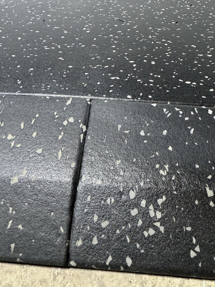 COMMERCIAL RUBBER GYM FLOORING TILES BLACK GYM MATS 1m X 1m X 25mm USED ...