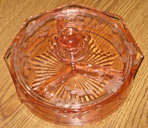 1930's PINK ETCHED FLORAL PATTERN DEPRESSION GLASS 3 PART ROUND CANDY DISH & LID