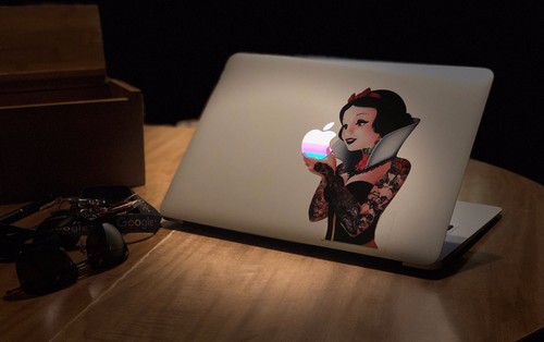 SW004 Tattoo Snow White Eating Apple Macbook Decal fits 13 inch - Picture 2 of 3