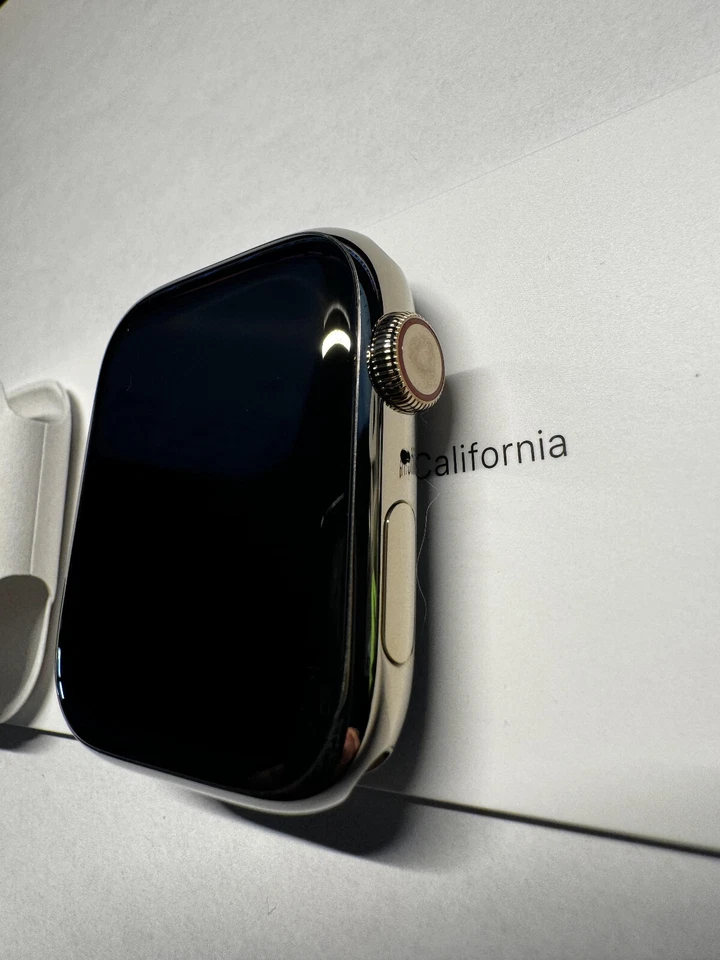 Apple Watch Series 7 en acier inoxydable doré - Photo 2/4