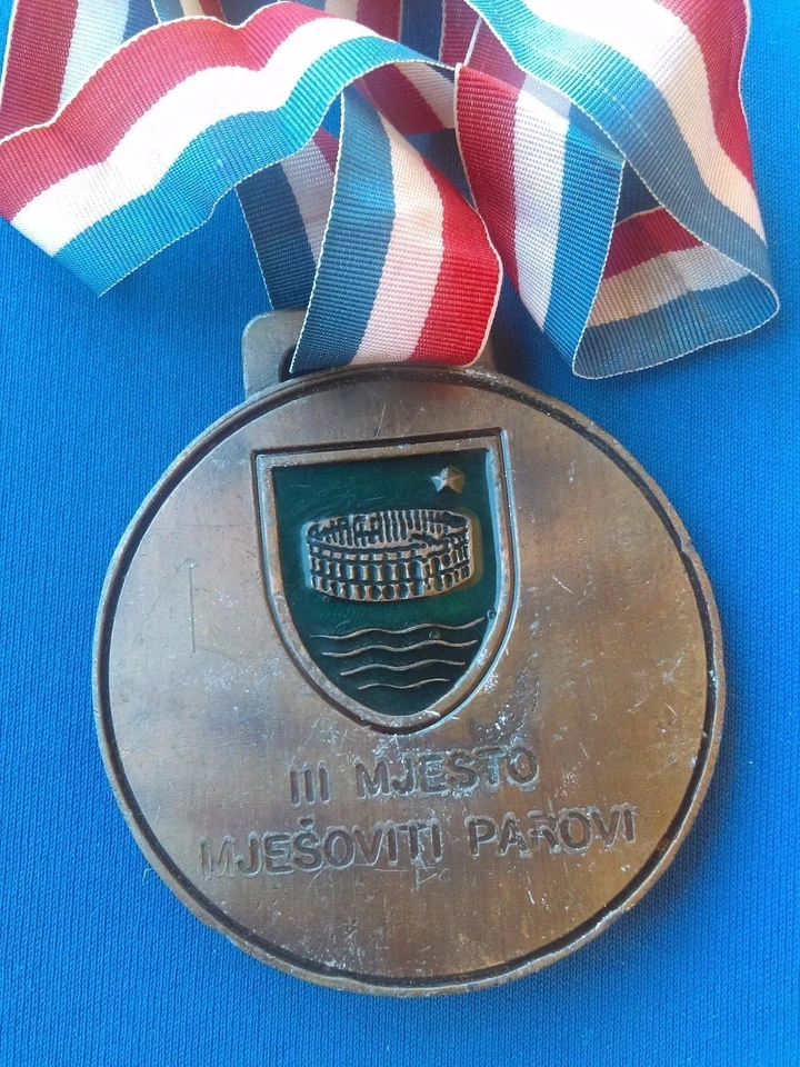 39º Campeonato Iugoslávia de Tênis de Mesa PULA 1985. Pares mistos 3 lugares ÚNICO - Imagem 2 de 4