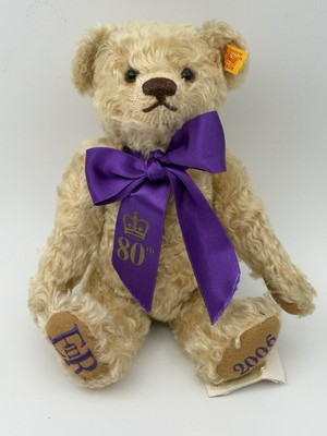 Steiff Bär sitzend 8,5 cm 2006 80. Queen Elizabeth s Geburtstag perfekt