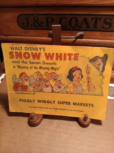 Original 1958 Piggly Wiggly Supar Market Walt Disney's Snow White Comic Dwarfs