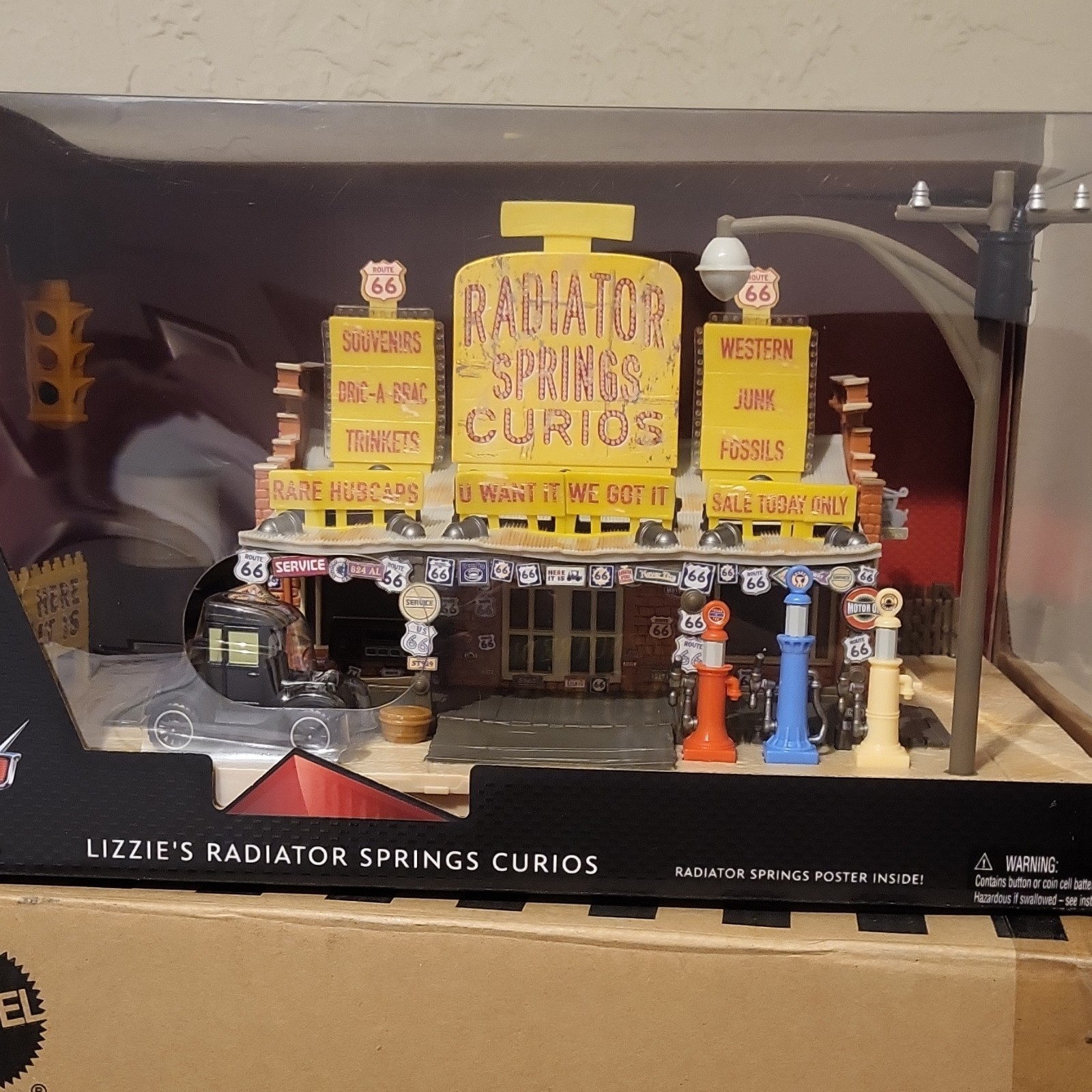 Disney Pixar Cars Precision Series Lizzie's Radiator Springs Curios Shop Playset