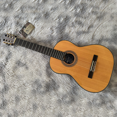 Acoustic Folk Guitar Suitable For Beginners With Fine And High-Quality Craftsman