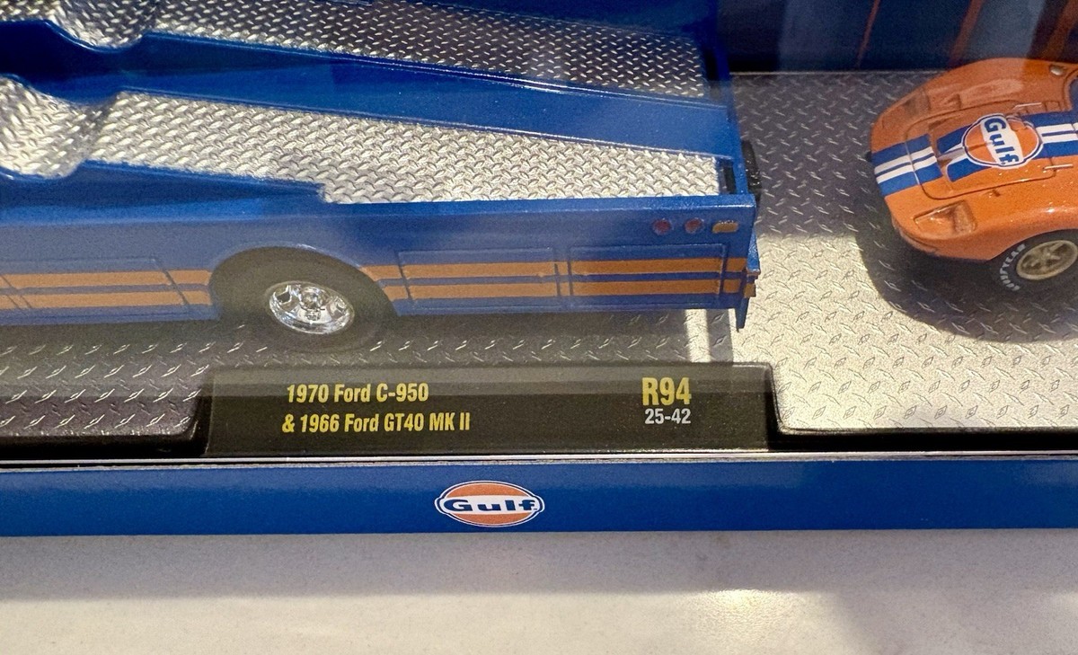 M2 Machines Auto Haulers Gulf 1970 Ford C950 & 1966 Ford GT40 MKII