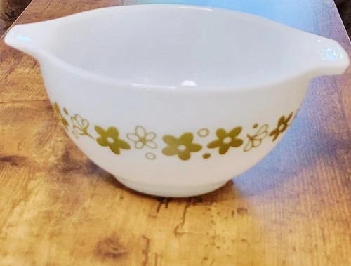Vintage Pyrex Cinderella Crazy Daisy Bowl 441 1 1/2 Pint Spring Blossom