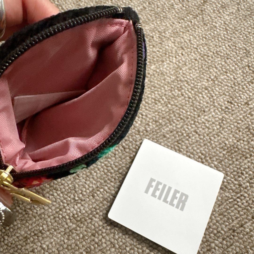 Heart pouch collaboration between Feiler and illu… - image 3