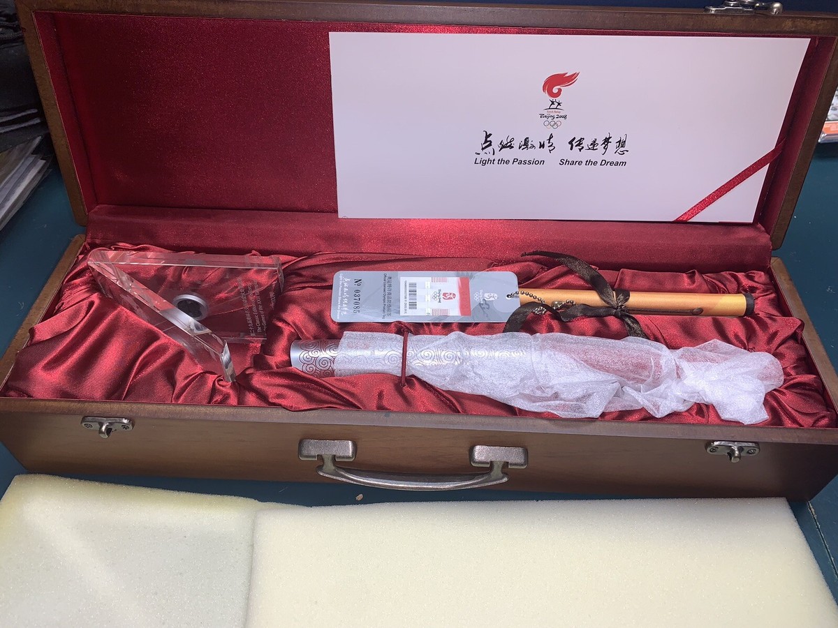 NEW, RARE, COLLECTOR'S ITEM* Beijing 2008 Summer Olympics Torch