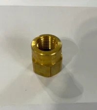 TeeJet Part #4676-1/4; Brass 1/4" FPT x 11/16" nozzle thread adapter
