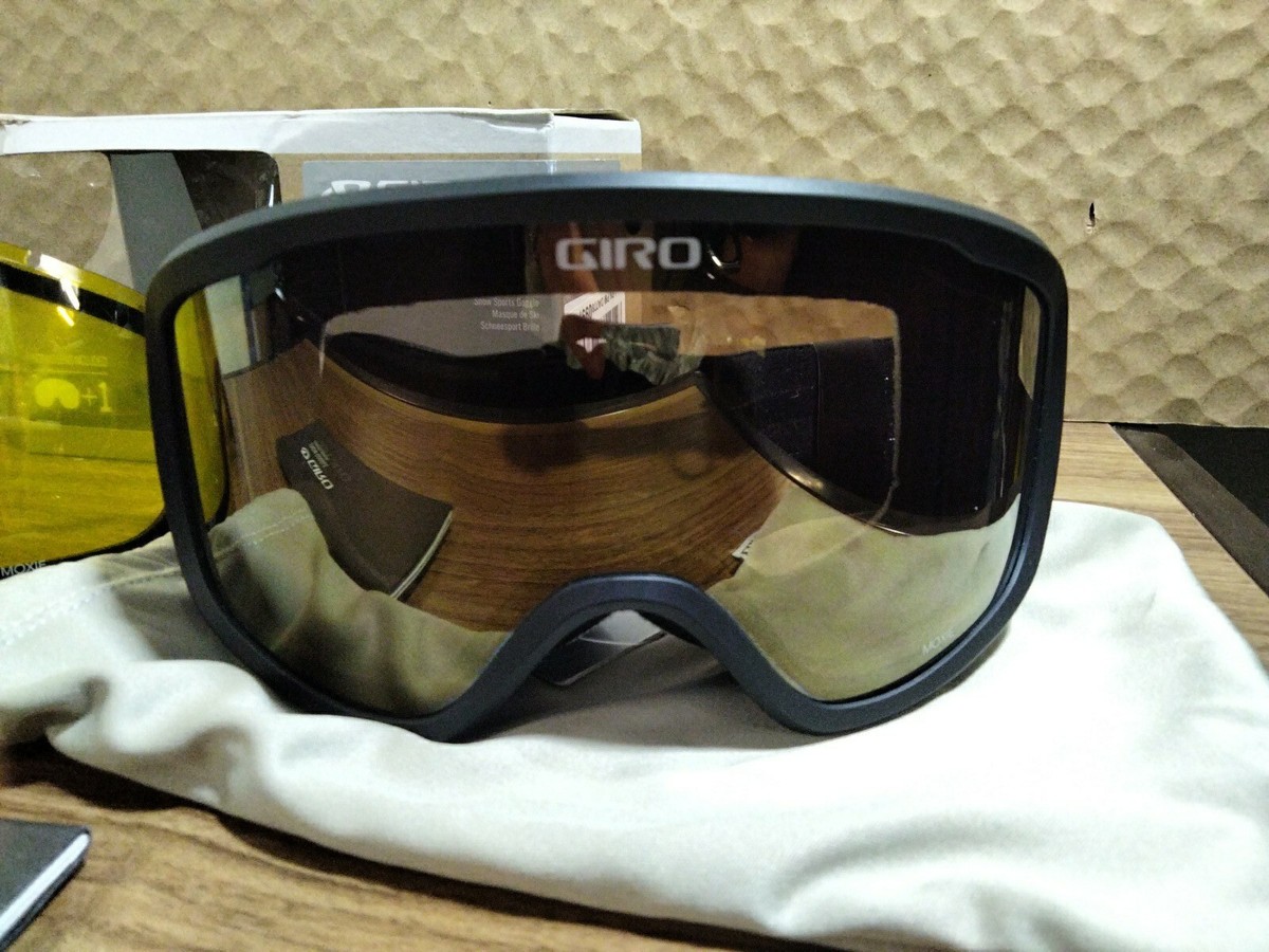 Giro Moxie Womens Snow Goggles Black White Chute Amber Gold & Yellow Bonus Lens Women main image 2