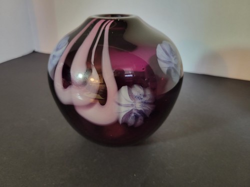 Roger Gandelman Amethyst Art Glass Round Bud Vase, Ct 11/80 - Imagen 1 de 5