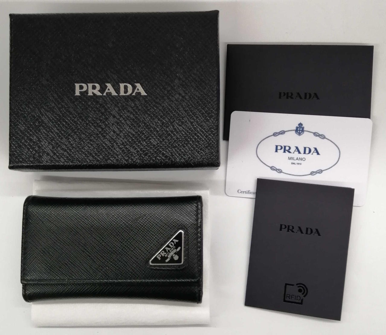 Key case Model number Black triangular plate PRADA - image 9