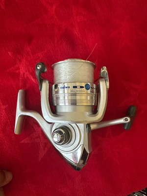 DAIWA D-WAVE 4000-B SPINNING REEL Works Smoothly Pre-Spooled Ready