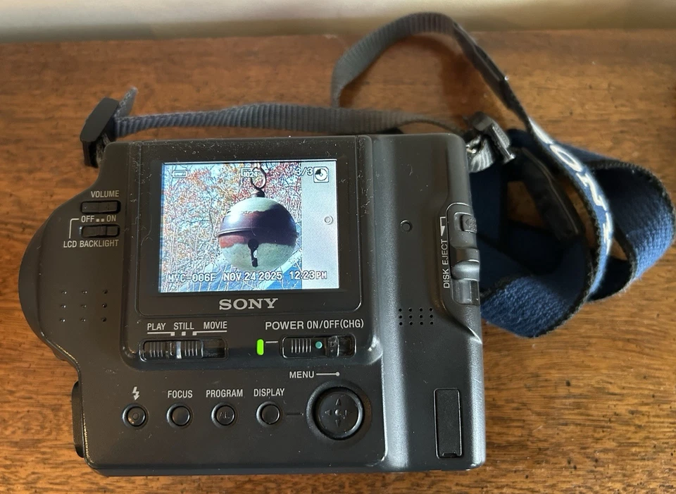 Sony Mavica MVC-FD85 Digital Camera w/ FD Drive, Battery, Case & Power Supply - Image 2 of 4