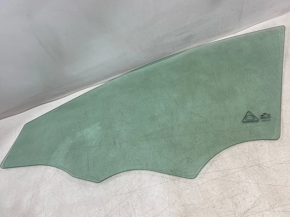 Se adapta a HYUNDAI ELANTRA SDN 2011-2016 puerta delantera ventana de vidrio solar derecha OEM Foto 4 de 4