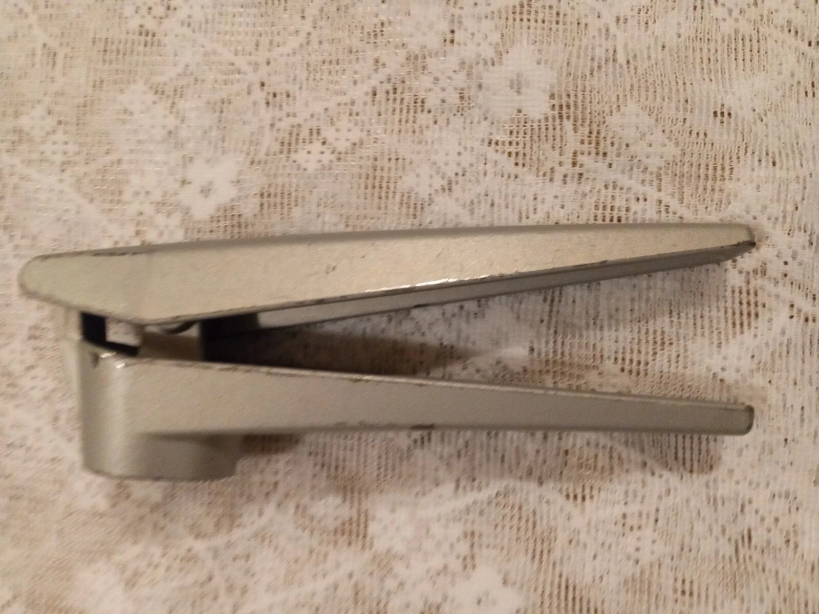 Vintage "Zyliss Susi Switzerland" Manual Garlic Press, Cast Aluminum 6 Inch
Opens in a new window or