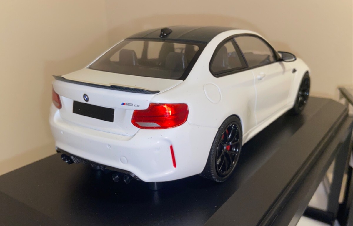 MINICHAMPS BMW (F87) M2 CS White, Carbon Roof, Black Wheels