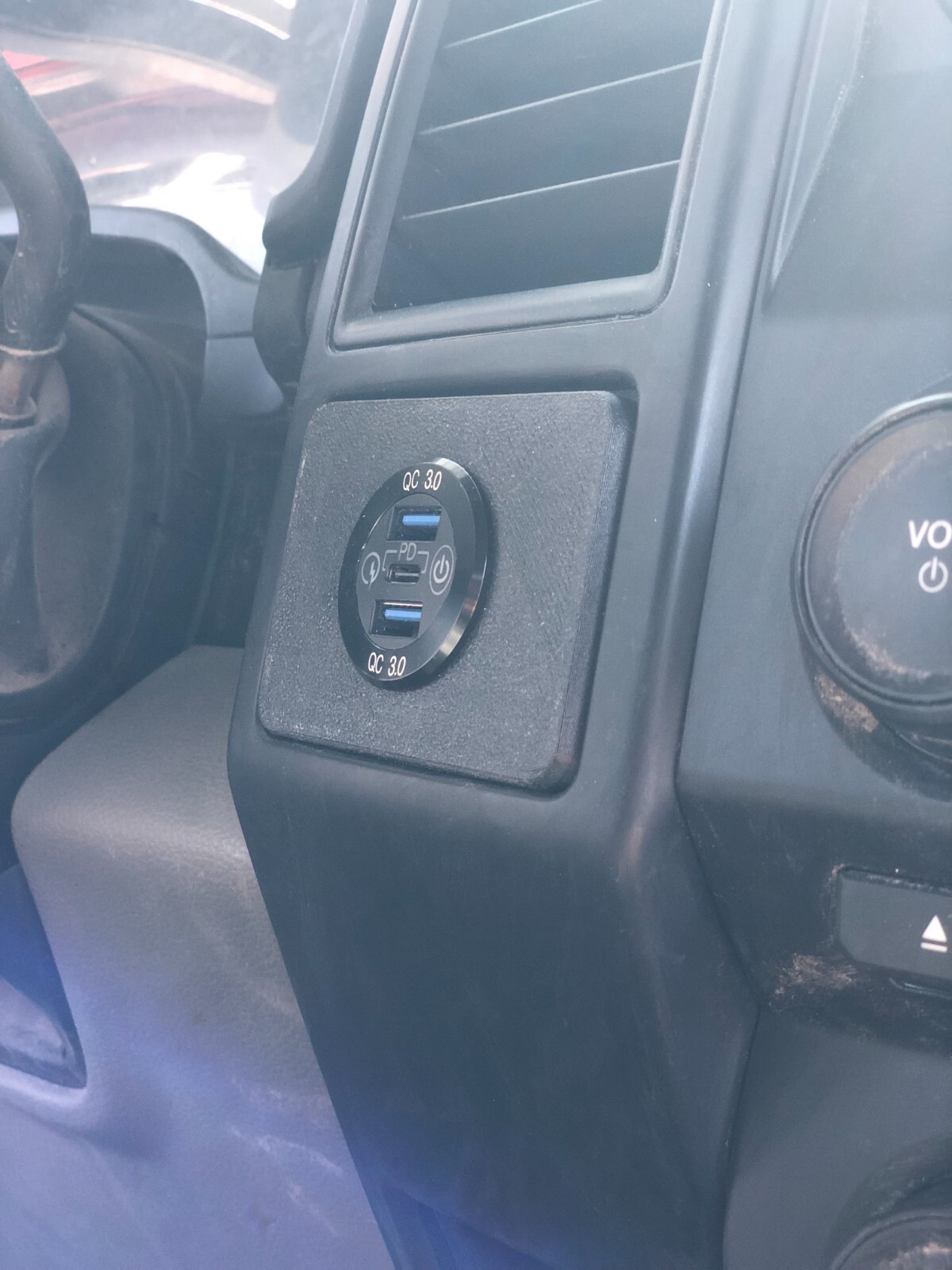 1522 2WD F150 USB/Voltmeter Mount Coin Holder Replacement (Outlet Not