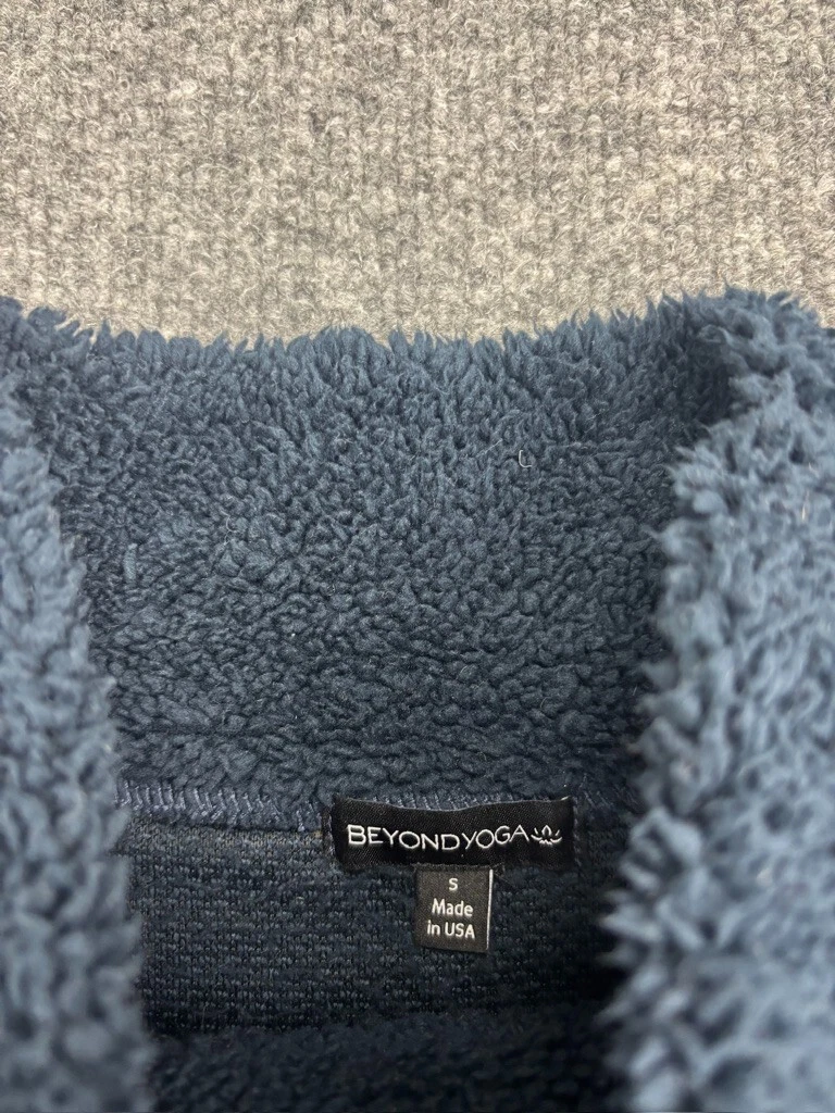 beyond-yoga bff sherpa cropper pullover sweatshirt