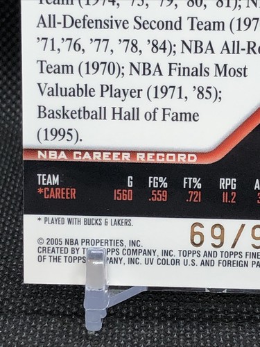 2004-05 Topps Finest Red X-Fractor #140 Kareem Abdul-Jabbar #69/99 come nuovo ๐ - Foto 8 di 12