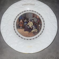 51 Vintage Coalport Christmas 1985 Plate