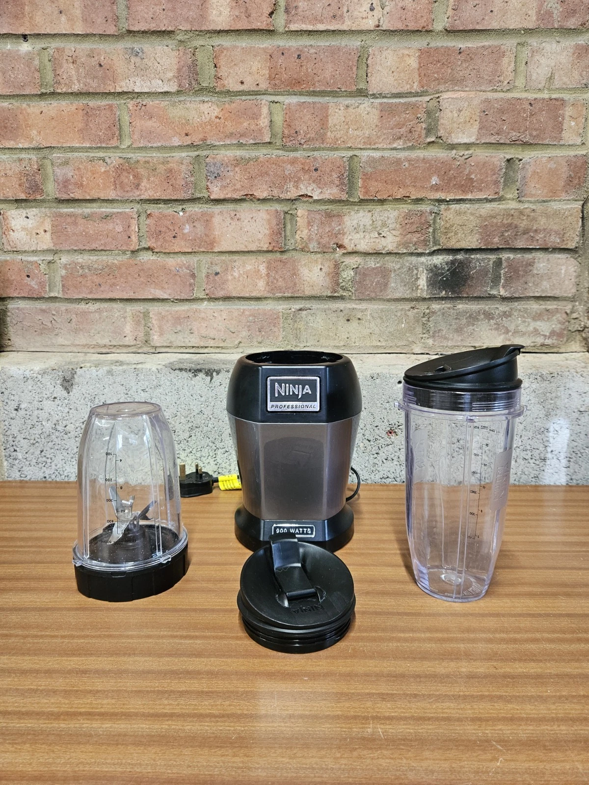 Nutri Ninja Pro 900W Model BL450Uk with Spare Cup & Lid
Opens in a new window or tab