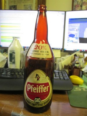 Detroit, Mich. Pfeiffer Brewing Co GIANT IMPERIAL QUART Beer RARE labeled bottle