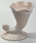 Vtg. Jeannette Co. Art Deco Shell Pink Milk glass Cornucopia Vase 5-1/4” x 4”