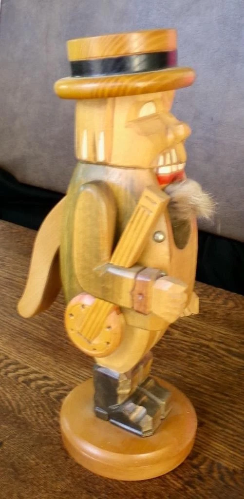 Wooden German Rhonkunst Banjo Musician 12.5" Nutcracker