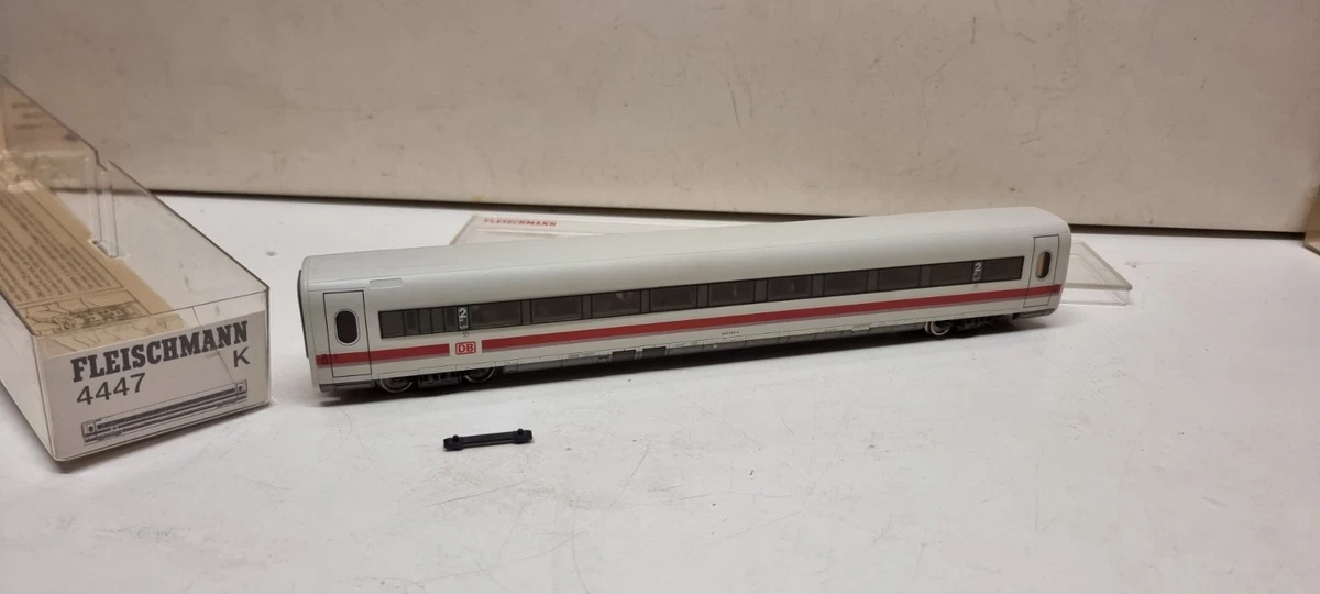 Coffret de 3 voitures 1 : voiture de voyageurs IR 2471, DB AG