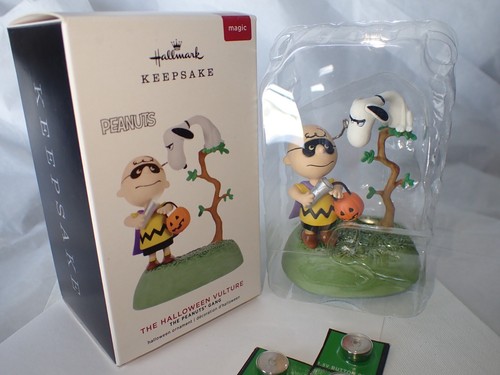 2019 Hallmark Keepsake The Halloween Vulture The Peanuts Gang