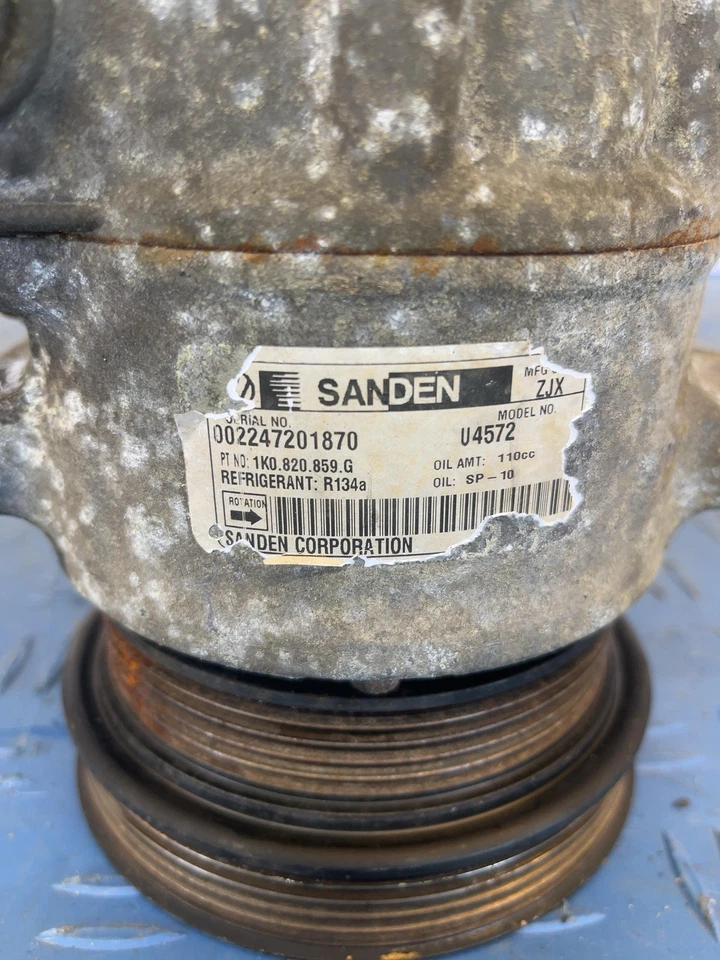 08-09 VOLKSWAGEN RABBIT (INCLUYE PICKUP) Compresor de aire acondicionado (2,5 l) Oe# 1k0820859g Foto 4 de 4