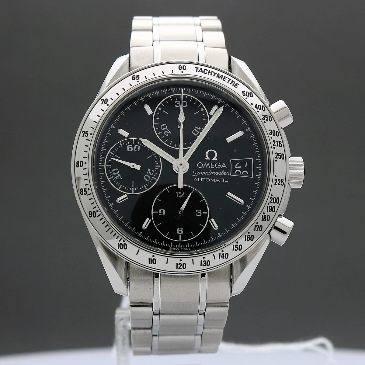 Omega speedmaster store date 39mm