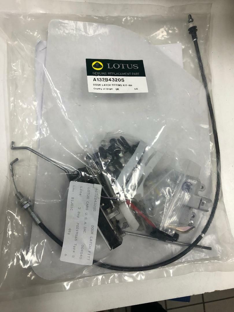 LOTUS DOOR LATCH FITTING KIT-RH-NEW ORGINAL - A132B4320S
