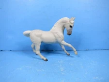 BREYER STABLEMATE-TJMaxx Flea Bitten Gray Warmblood- Horses Of The World-2004