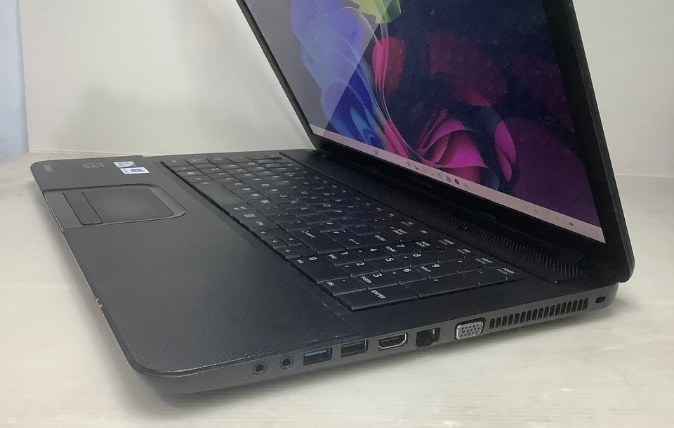 17.3”Toshiba Satellite C870-1JV,INTEL@2.20GHz,8GB RAM,250GB SSD,WIN 11(012)23H2 - image 3 of 4